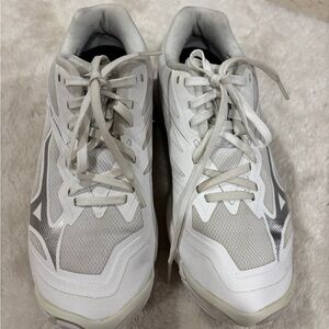 Mizuno White Athletic Shoes